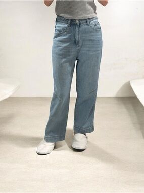 Light Blue Women's Straight-Leg Jeans